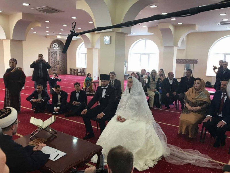 По мусульманским традициям: свежие свадебные фотографии Джамалы