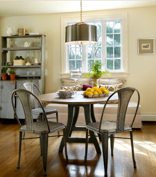 Стол и стулья для обеденной зоны: практичный и эстетичный выбор			