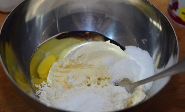 Как испечь вкусный творожный пирог с крошкой
