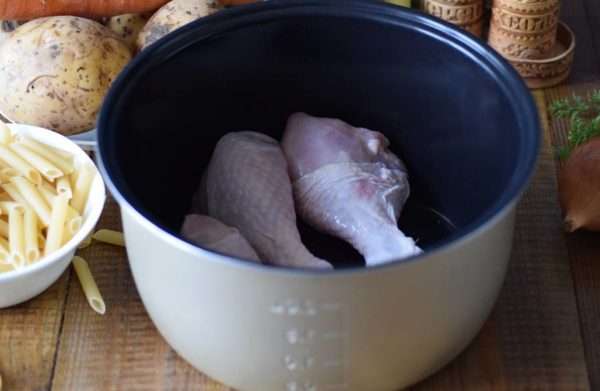 Как приготовить вкусный куриный бульон в мультиварке