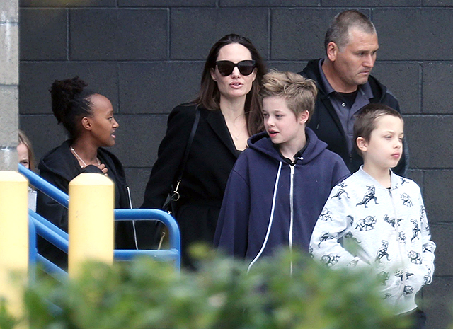 Анджелина Джоли и ее дети предпочли новой "Ларе Крофт" просмотр драмы "С любовью, Саймон"