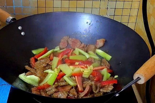 Как приготовить говядину с болгарским перцем