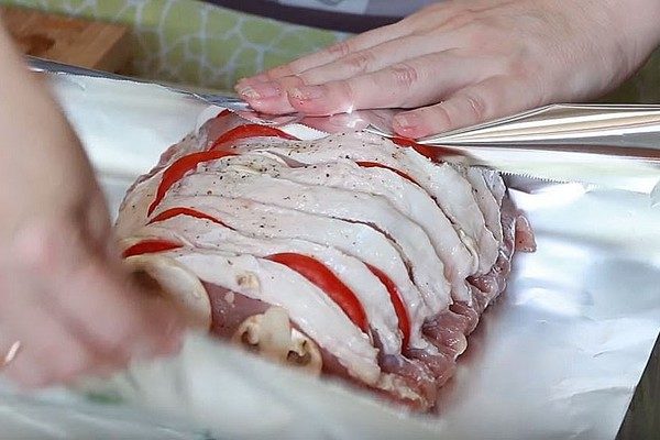 Как запечь мясо «Гармошка» в духовке