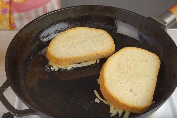 Как приготовить горячие бутерброды с картошкой