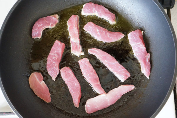 Как приготовить запеканку со свининой в духовке и мультиварке