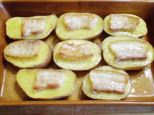 Пошаговые рецепты запеченного картофеля с салом в духовке