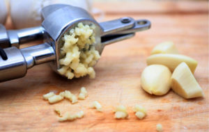 Как запечь куриное филе под сыром в духовке