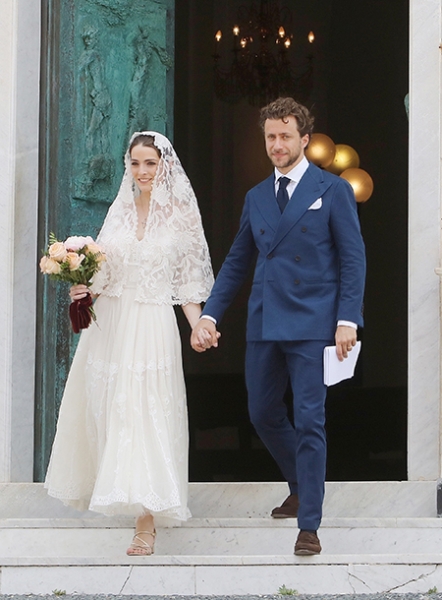Дочь Анны Винтур и сын Франки Соццани сыграли вторую свадьбу в Италии