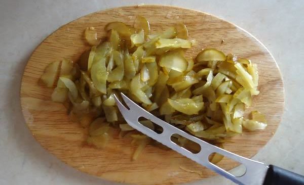 Как готовить салаты с креветками и огурцом
